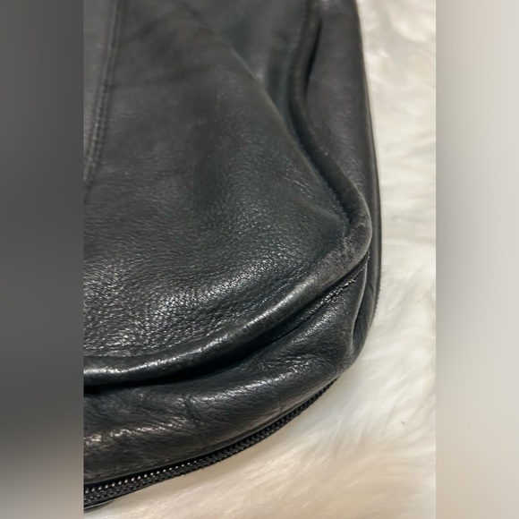 Vintage Wilson’s Black Leather Expandable Messenger Bag - Picture 6 of 13